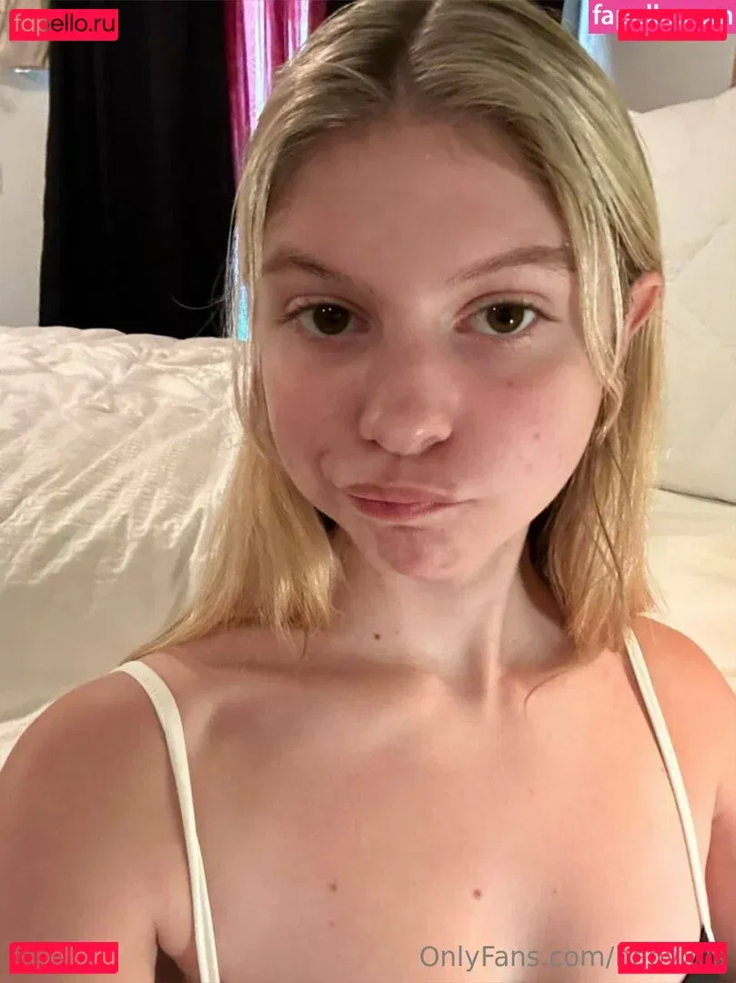 babyxlis Onlyfans Photo Gallery 