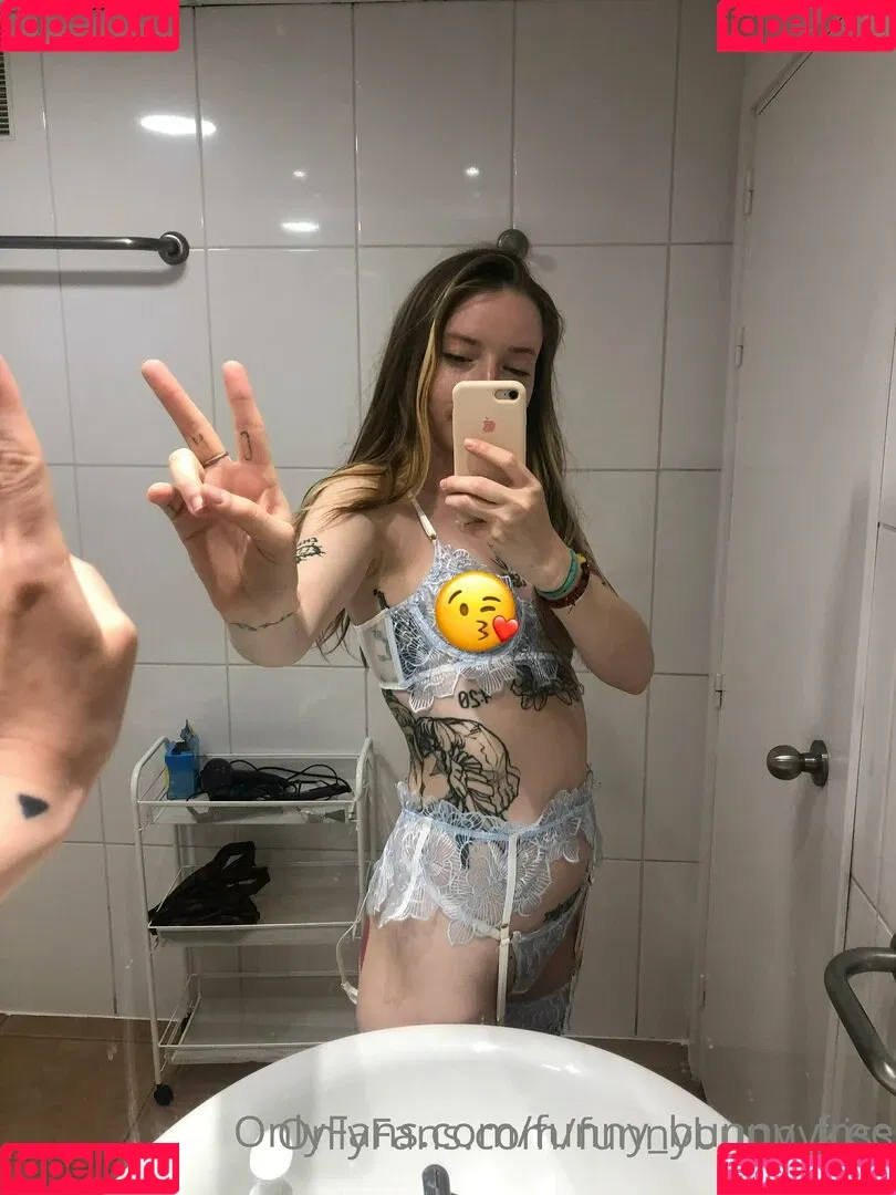 funnybunnykiss Onlyfans Photo Gallery 