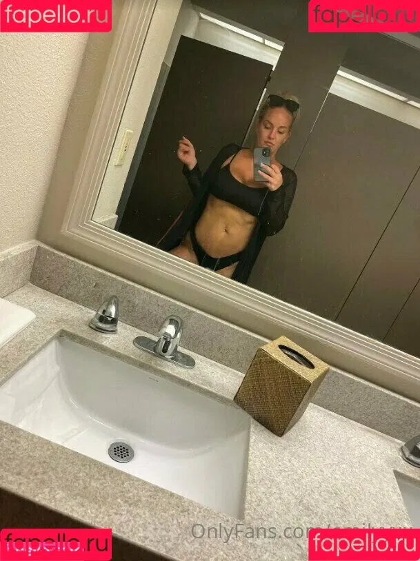 emilyyxx Onlyfans Photo Gallery 