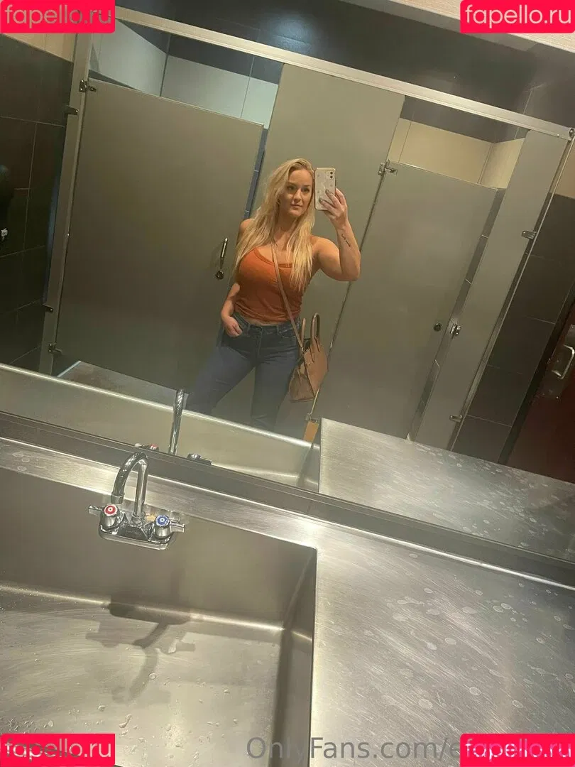 emilyyxx Onlyfans Photo Gallery 