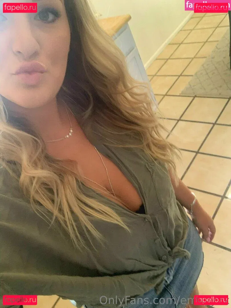 emilyyxx Onlyfans Photo Gallery 