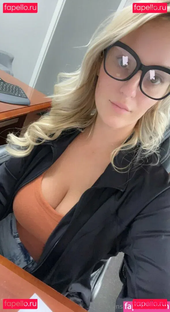 emilyyxx Onlyfans Photo Gallery 