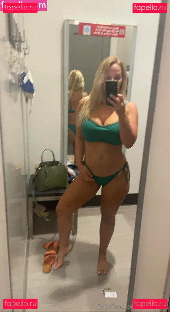 emilyyxx Onlyfans Photo Gallery 