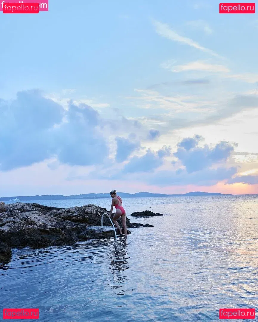 Hailey Clauson Onlyfans Photo Gallery 