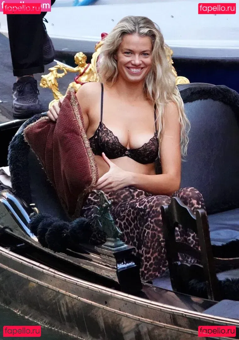 Hailey Clauson Onlyfans Photo Gallery 