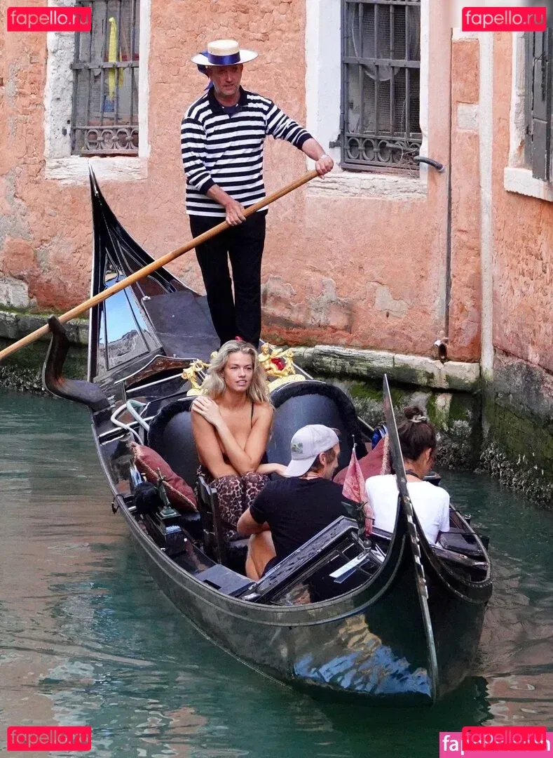 Hailey Clauson Onlyfans Photo Gallery 