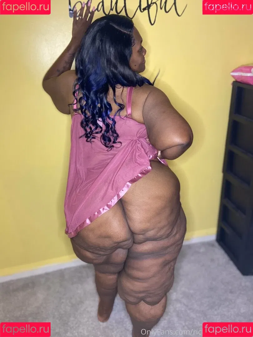 cheekiifemme Onlyfans Photo Gallery 