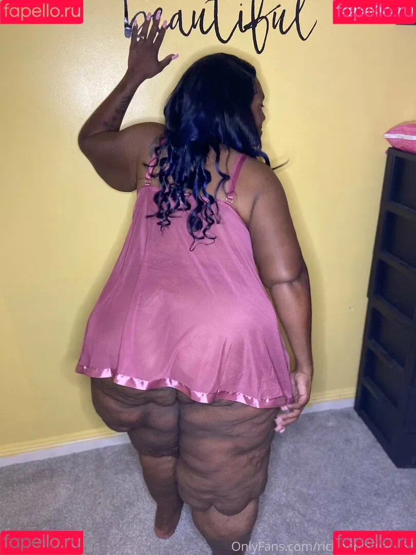 cheekiifemme Onlyfans Photo Gallery 