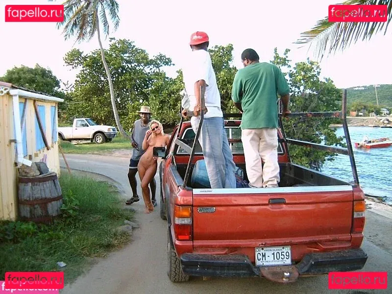 Zuzka Light Onlyfans Photo Gallery 