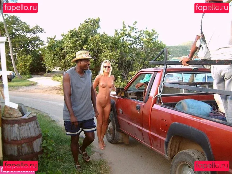 Zuzka Light Onlyfans Photo Gallery 