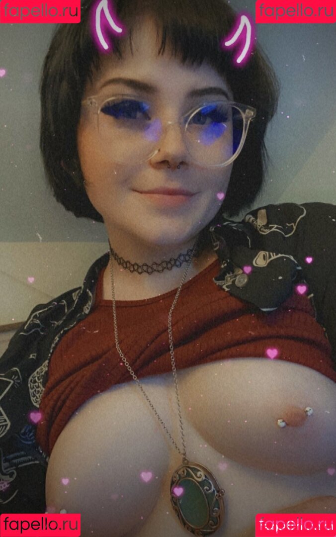 ernestisachicken Onlyfans Photo Gallery 