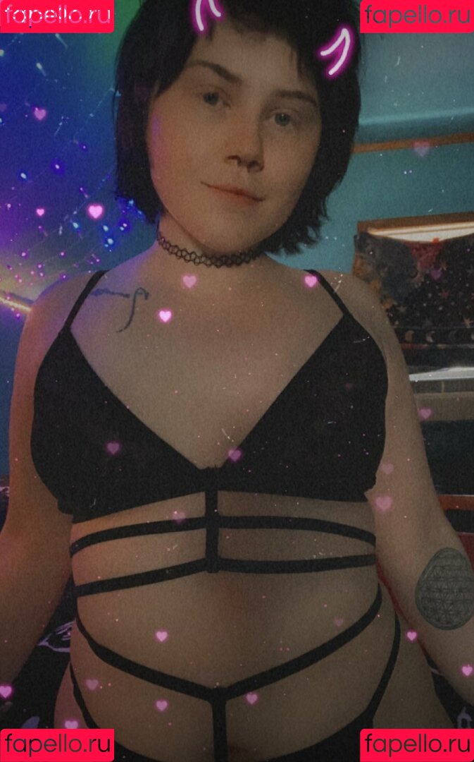 ernestisachicken Onlyfans Photo Gallery 