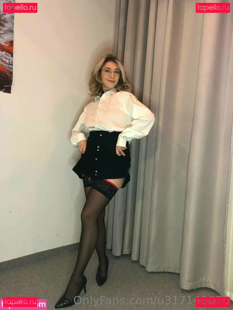 teach_ella Onlyfans Photo Gallery 