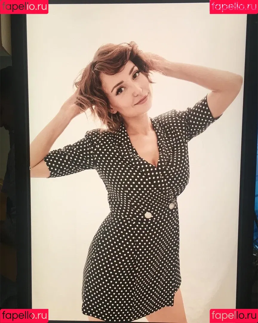 Milana Vayntrub Onlyfans Photo Gallery 