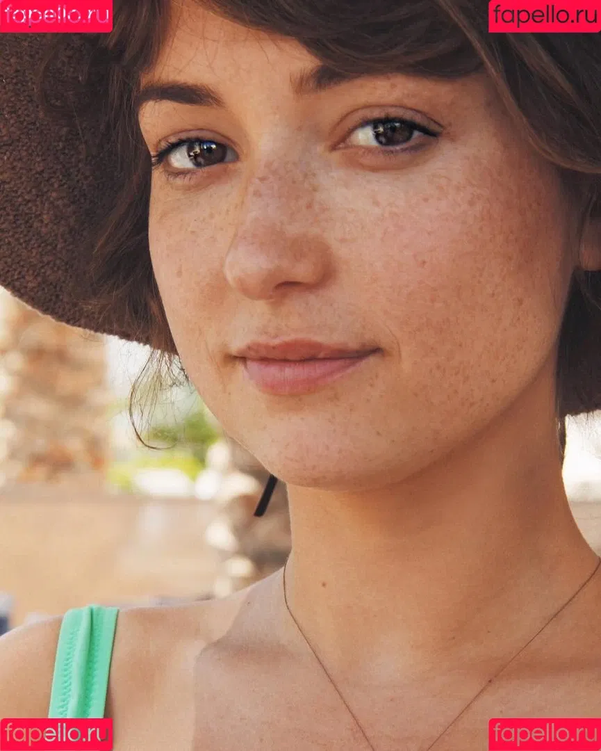 Milana Vayntrub Onlyfans Photo Gallery 
