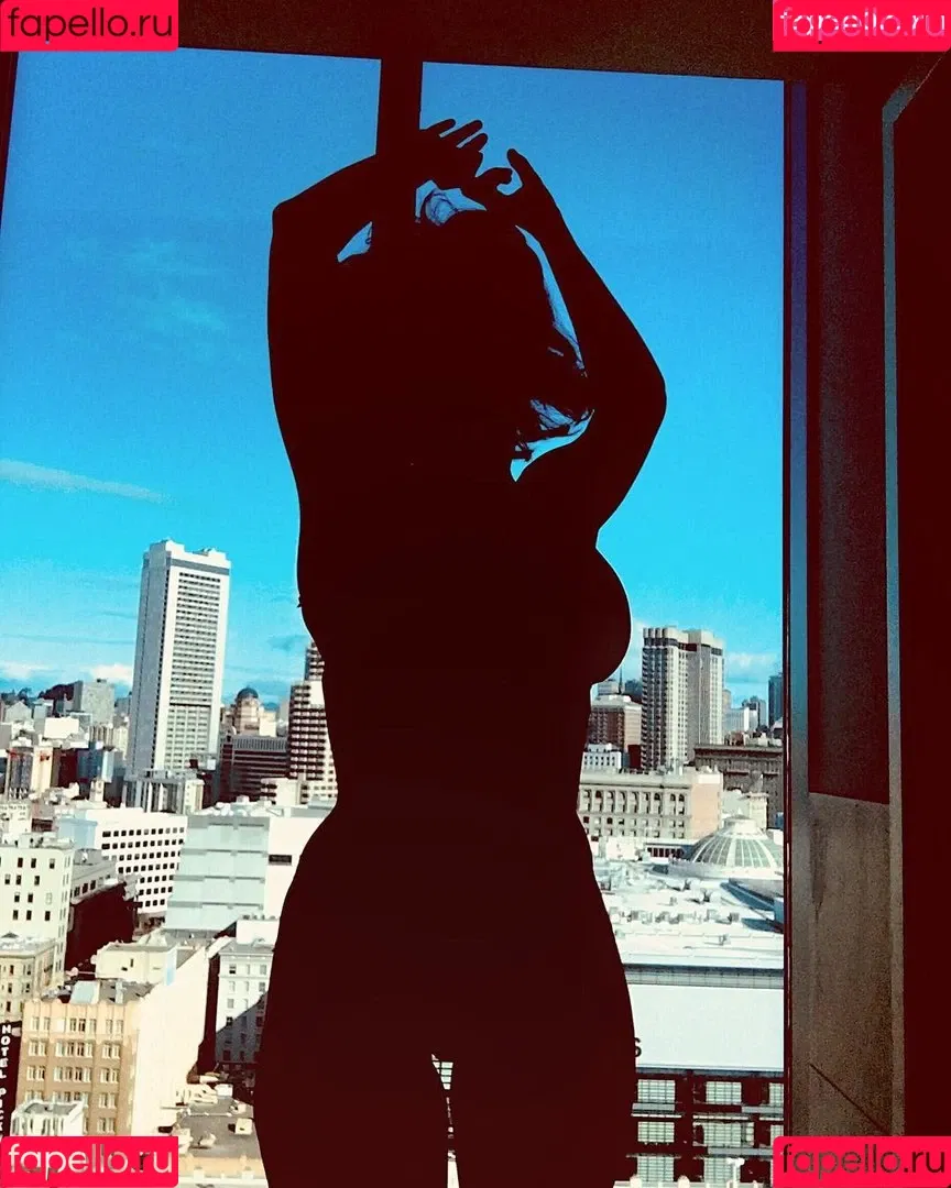 Milana Vayntrub Onlyfans Photo Gallery 