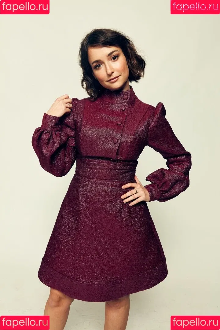 Milana Vayntrub Onlyfans Photo Gallery 