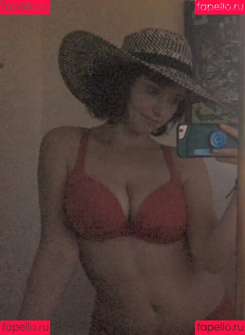 Milana Vayntrub Onlyfans Photo Gallery 