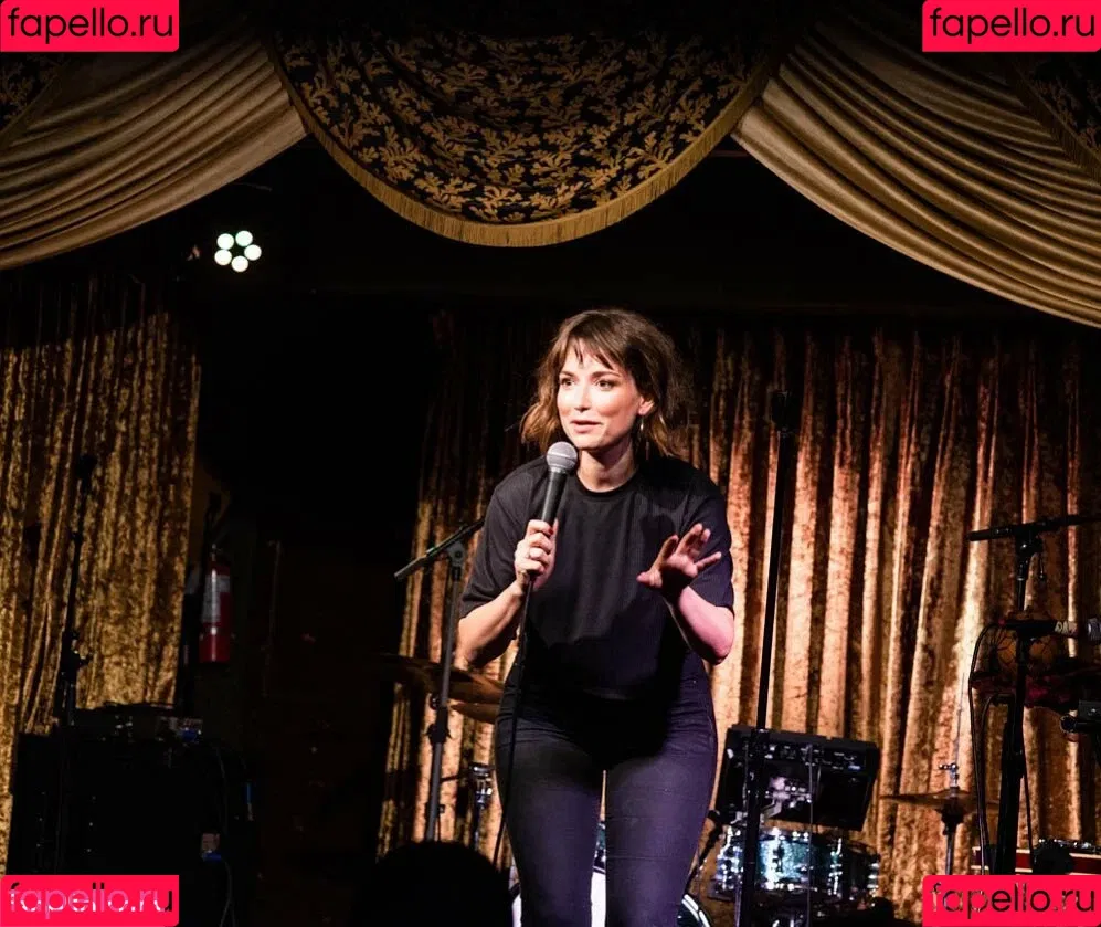Milana Vayntrub Onlyfans Photo Gallery 