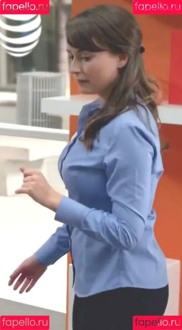 Milana Vayntrub Onlyfans Photo Gallery 