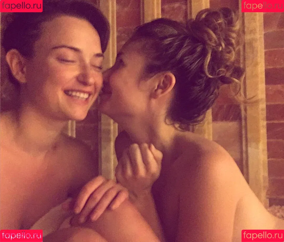 Milana Vayntrub Onlyfans Photo Gallery 