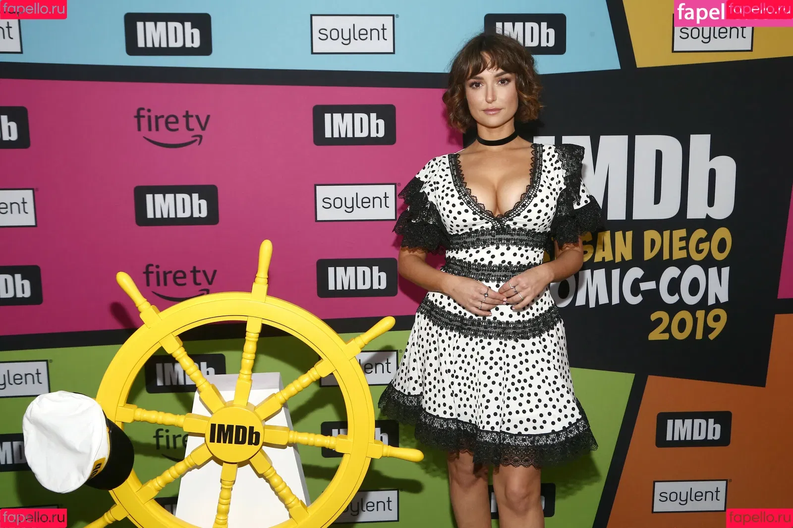 Milana Vayntrub Onlyfans Photo Gallery 