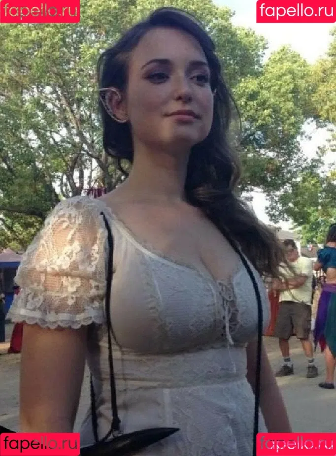 Milana Vayntrub Onlyfans Photo Gallery 