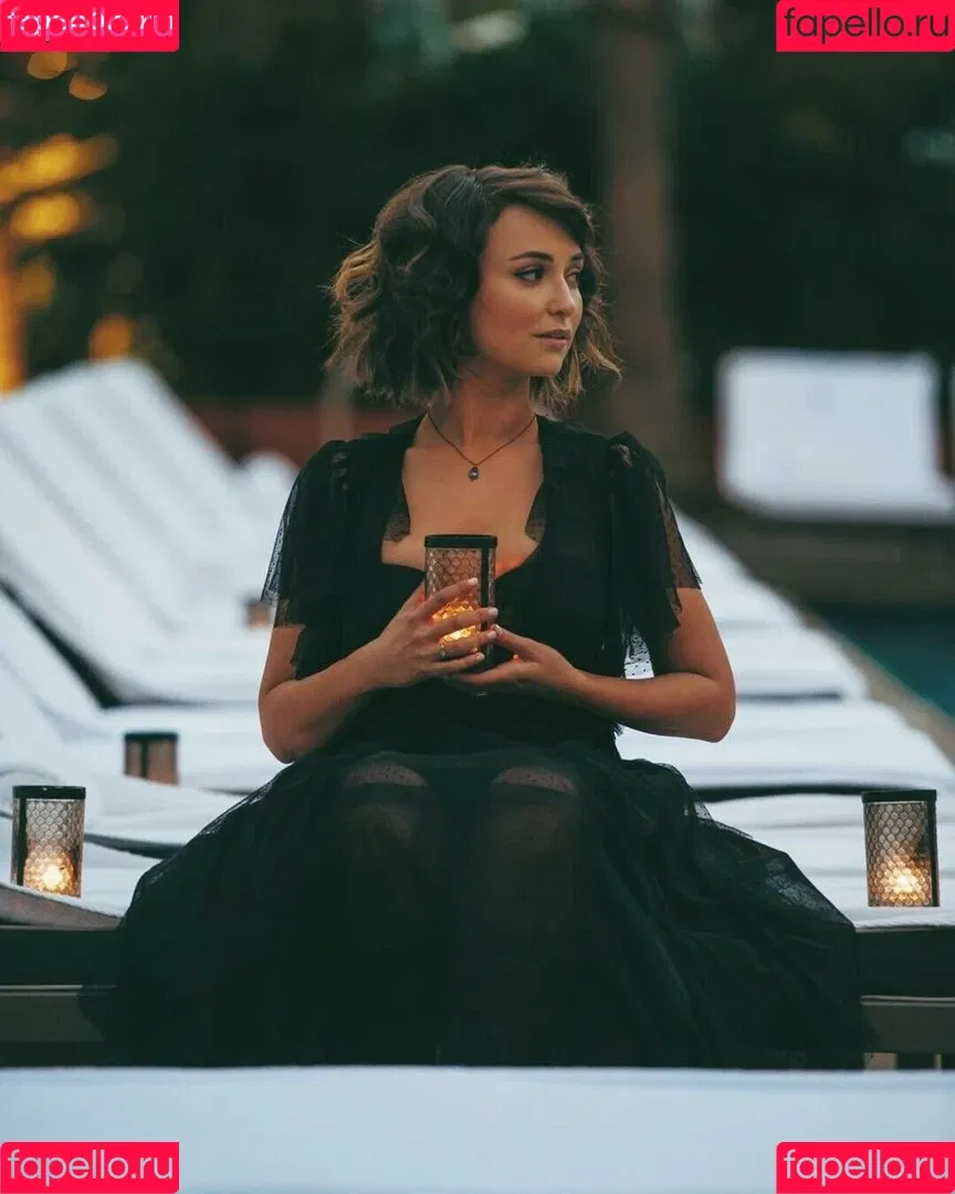 Milana Vayntrub Onlyfans Photo Gallery 
