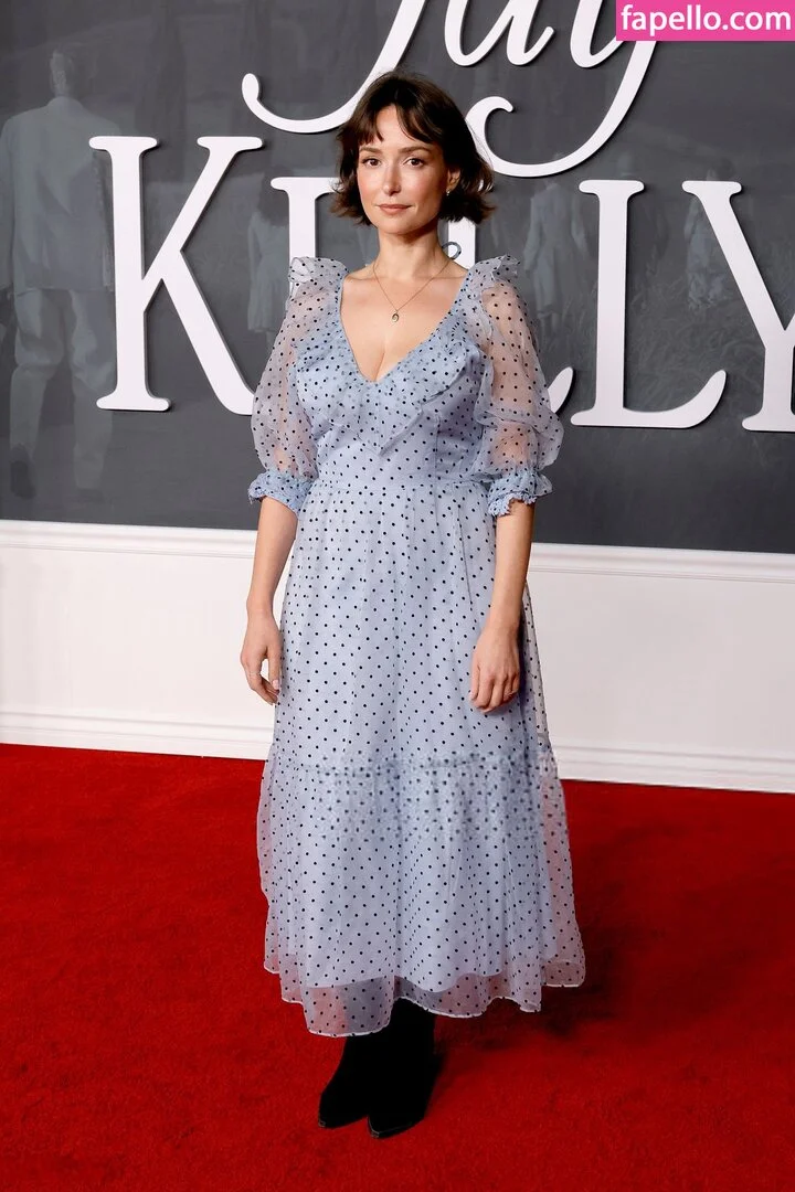 Milana Vayntrub Onlyfans Photo Gallery 