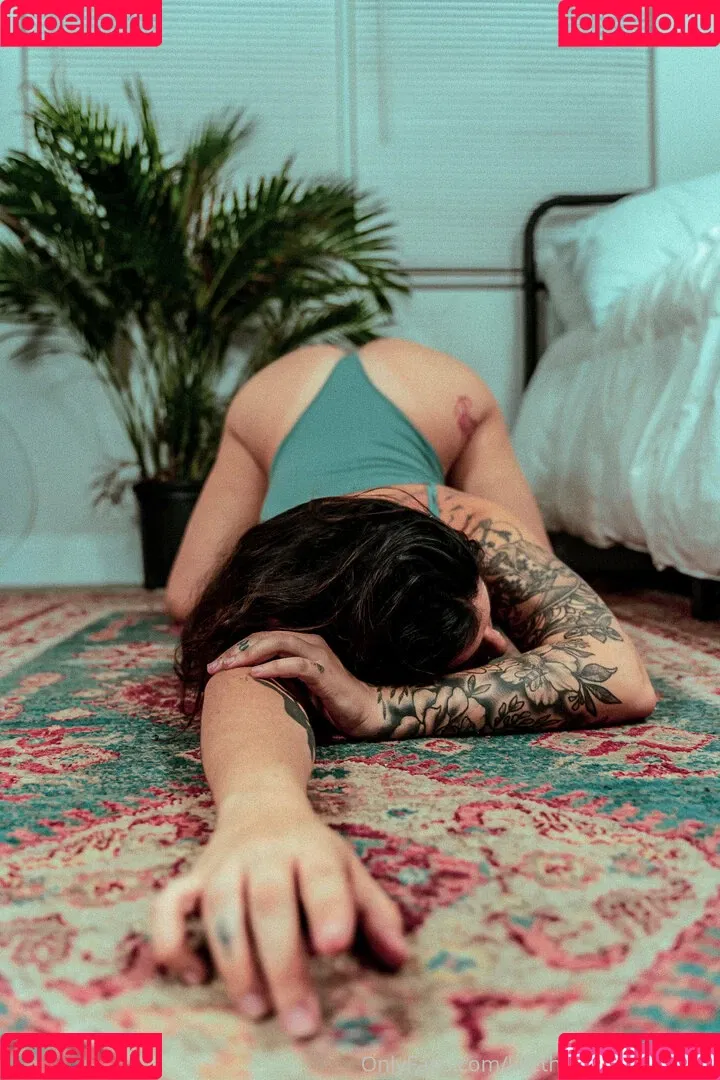 likethebugortheletter Onlyfans Photo Gallery 