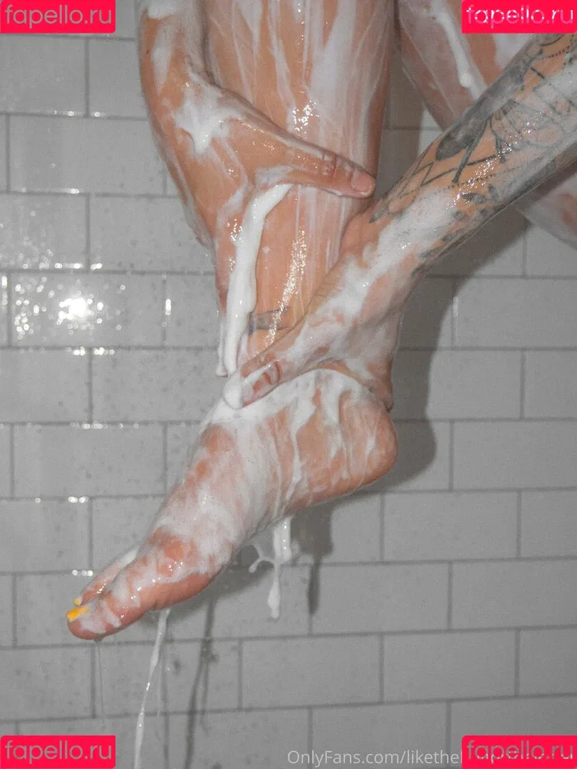 likethebugortheletter Onlyfans Photo Gallery 