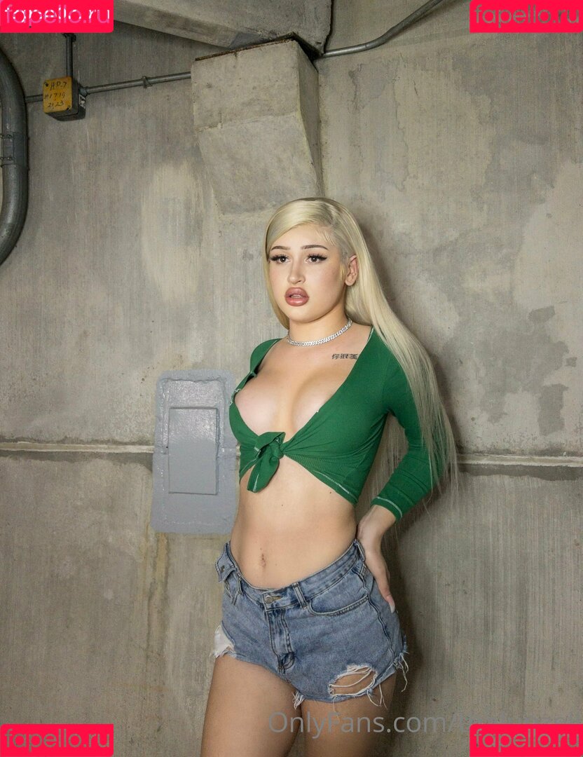 thalunzell Onlyfans Photo Gallery 