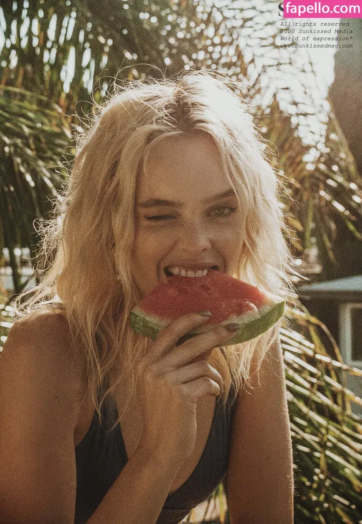 Sunkissedmag Onlyfans Photo Gallery 