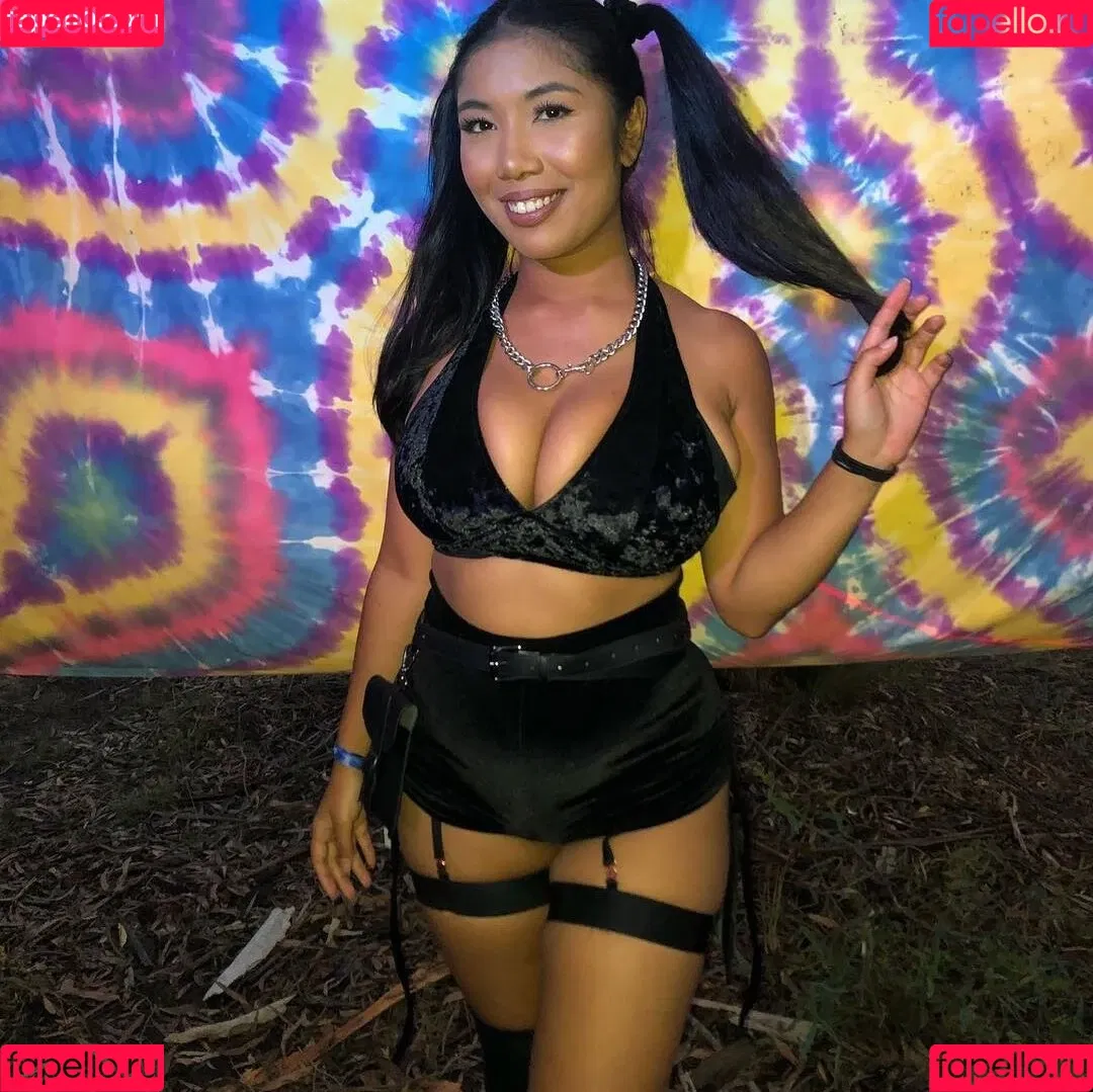 Sml.Prsn Onlyfans Photo Gallery 