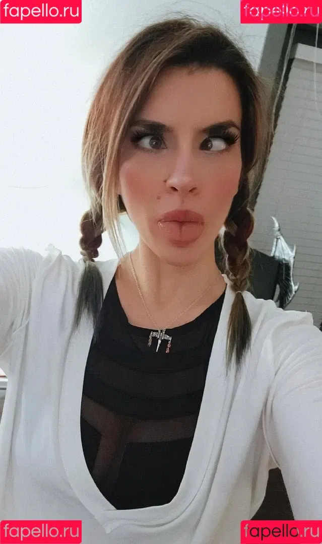 Kat Gunn Onlyfans Photo Gallery 