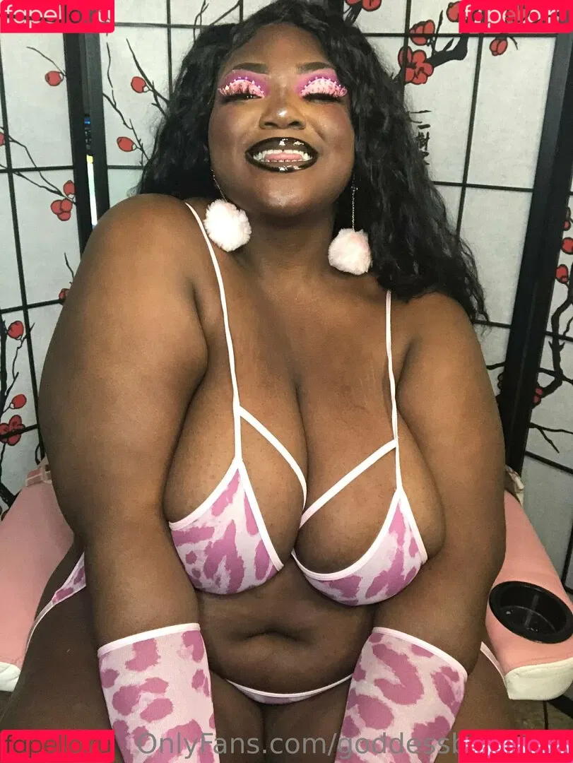 kianakakez Onlyfans Photo Gallery 