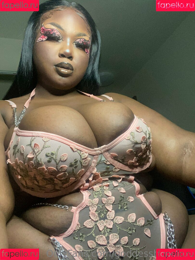 kianakakez Onlyfans Photo Gallery 