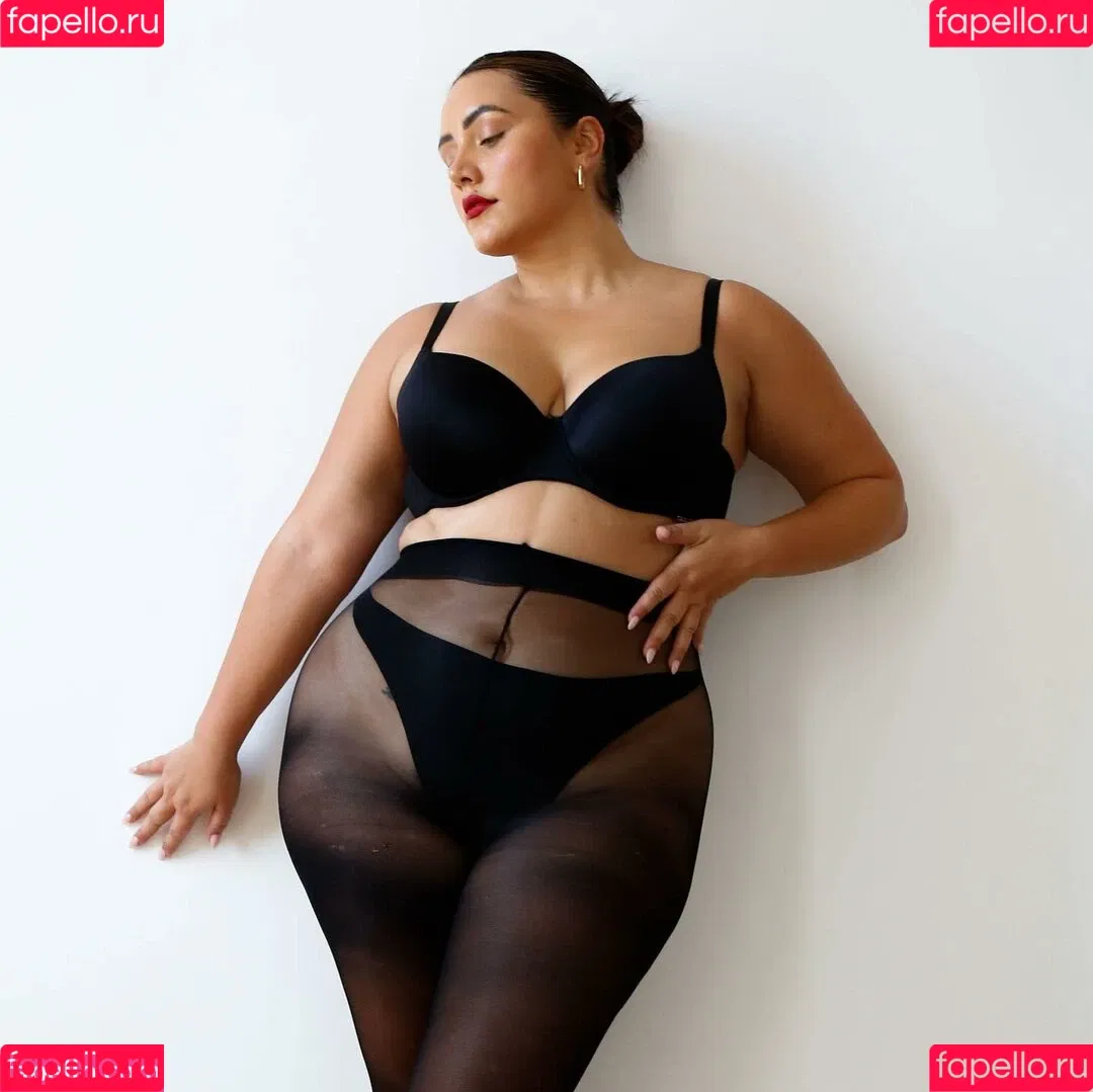 Yasmine MInovski Onlyfans Photo Gallery 