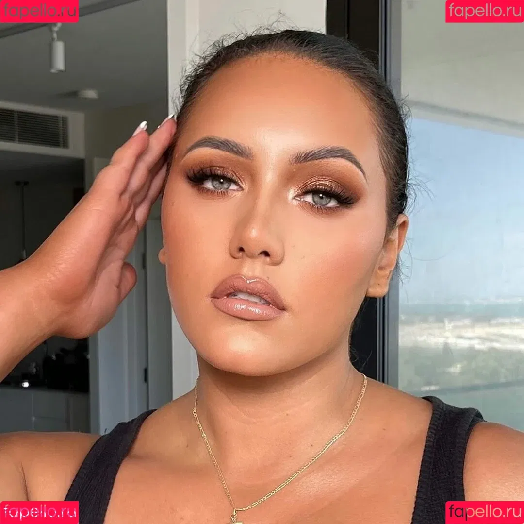 Yasmine MInovski Onlyfans Photo Gallery 