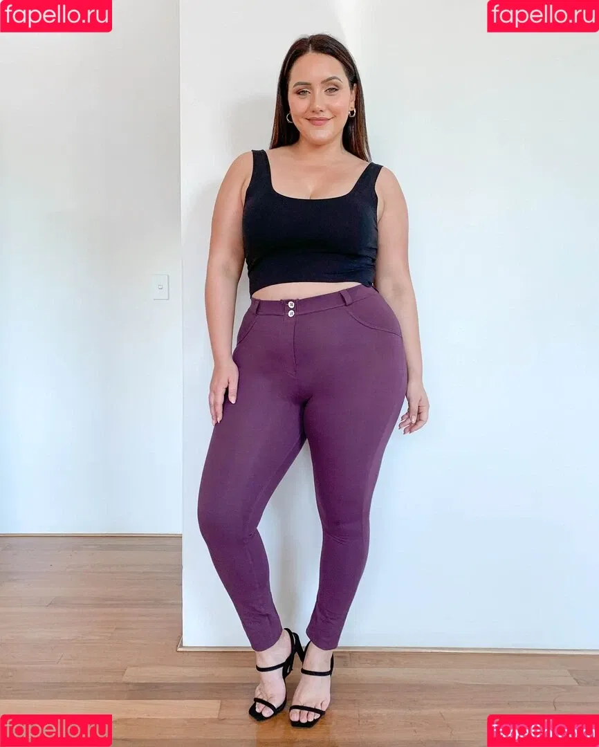Yasmine MInovski Onlyfans Photo Gallery 