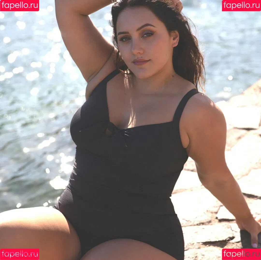 Yasmine MInovski Onlyfans Photo Gallery 