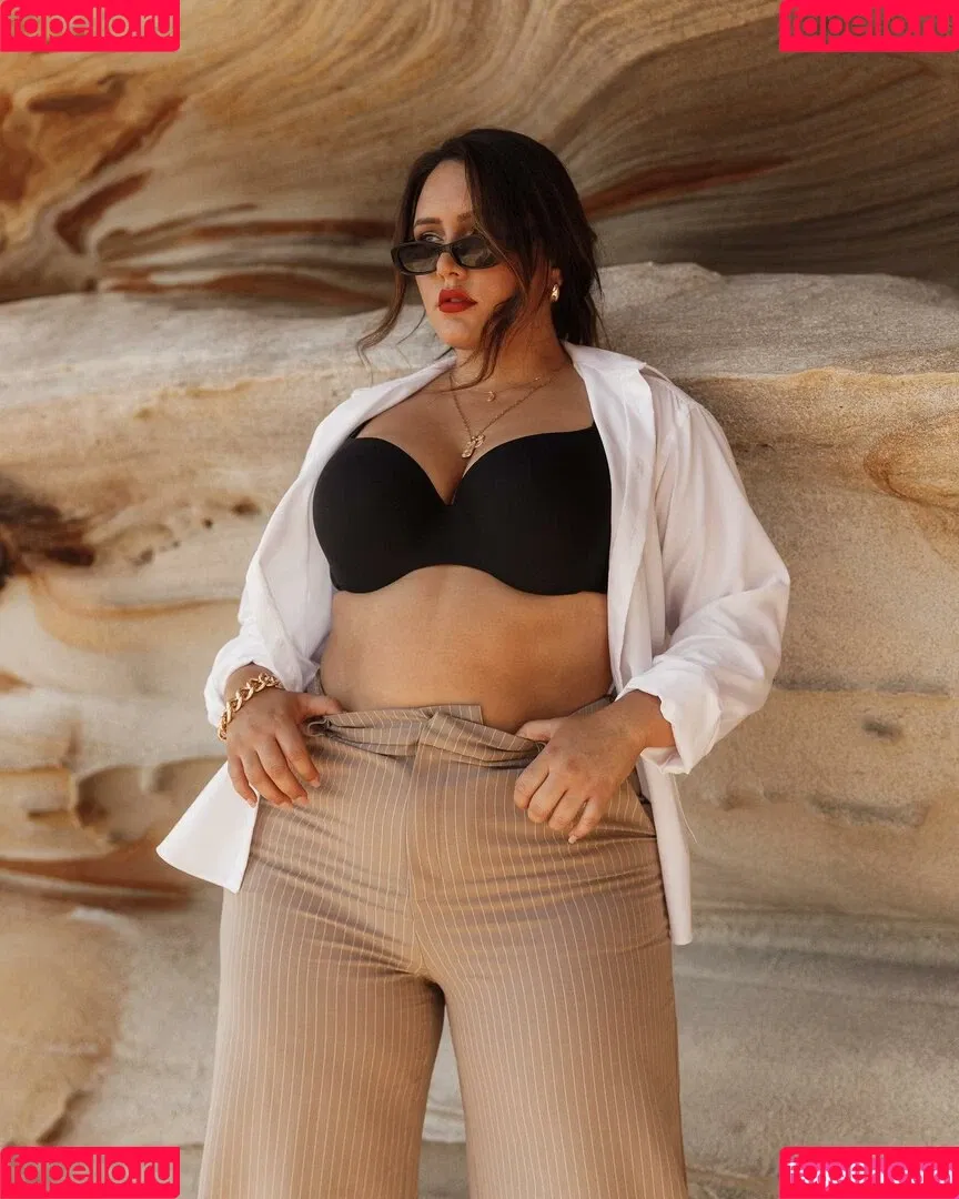 Yasmine MInovski Onlyfans Photo Gallery 