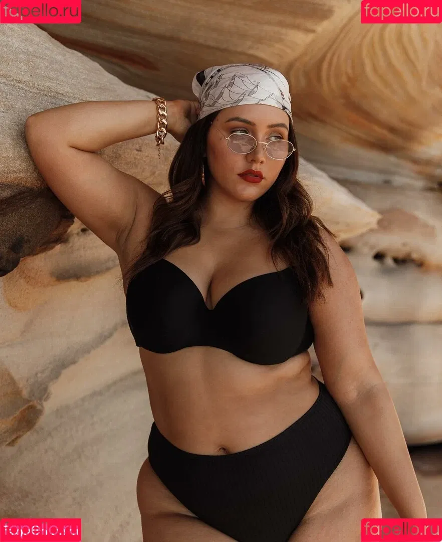 Yasmine MInovski Onlyfans Photo Gallery 