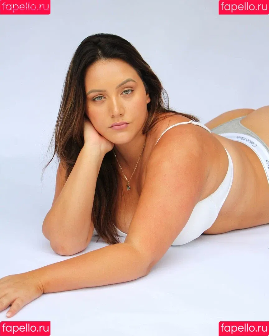Yasmine MInovski Onlyfans Photo Gallery 