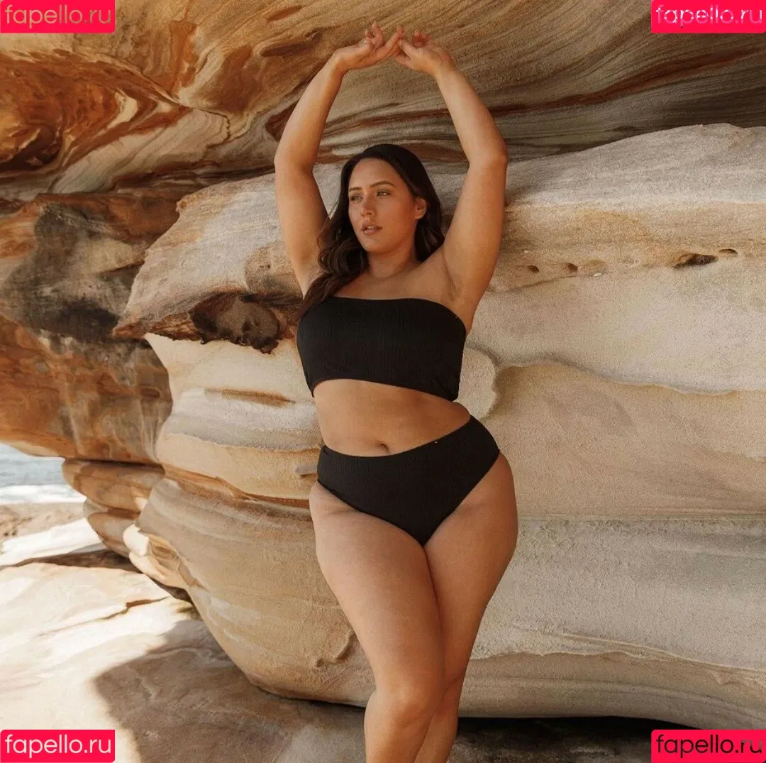 Yasmine MInovski Onlyfans Photo Gallery 