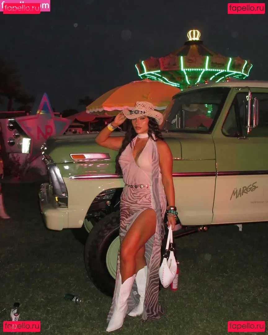 Yasmine MInovski Onlyfans Photo Gallery 