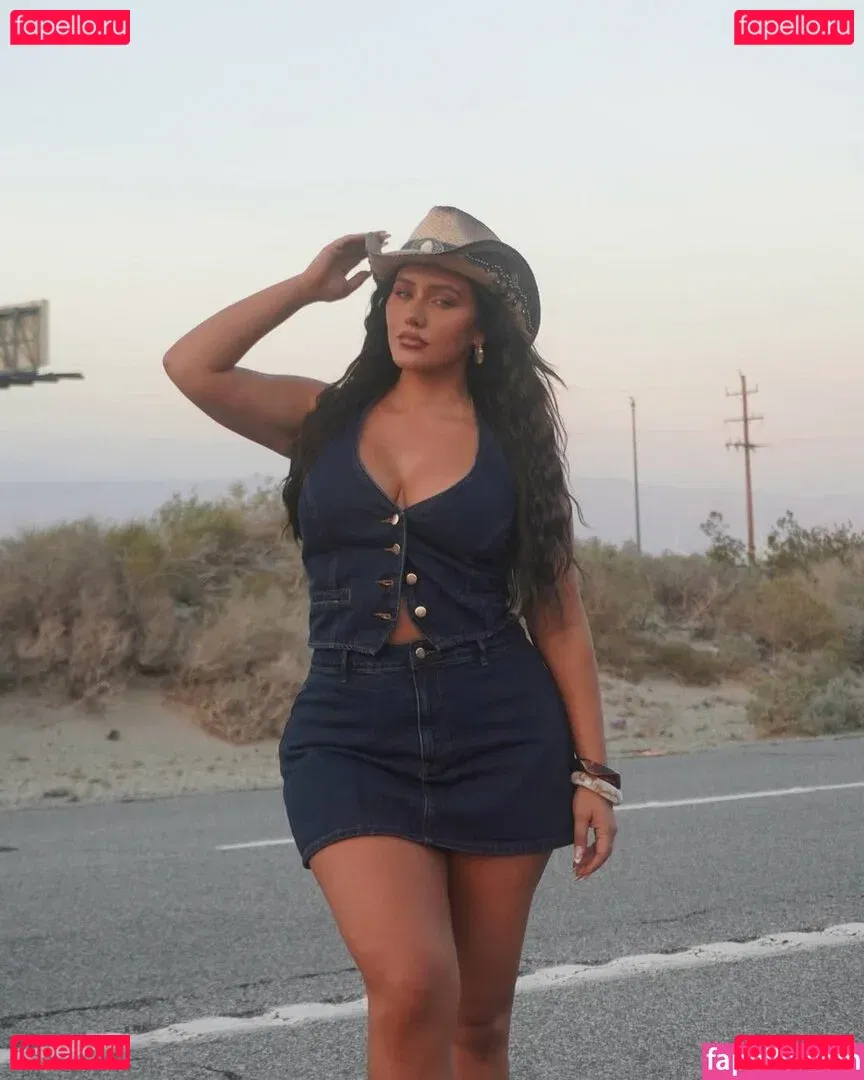 Yasmine MInovski Onlyfans Photo Gallery 