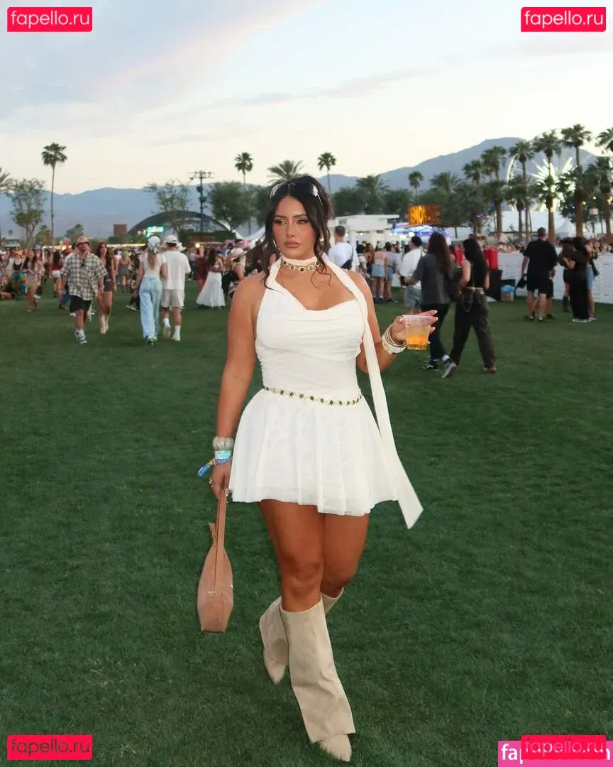 Yasmine MInovski Onlyfans Photo Gallery 