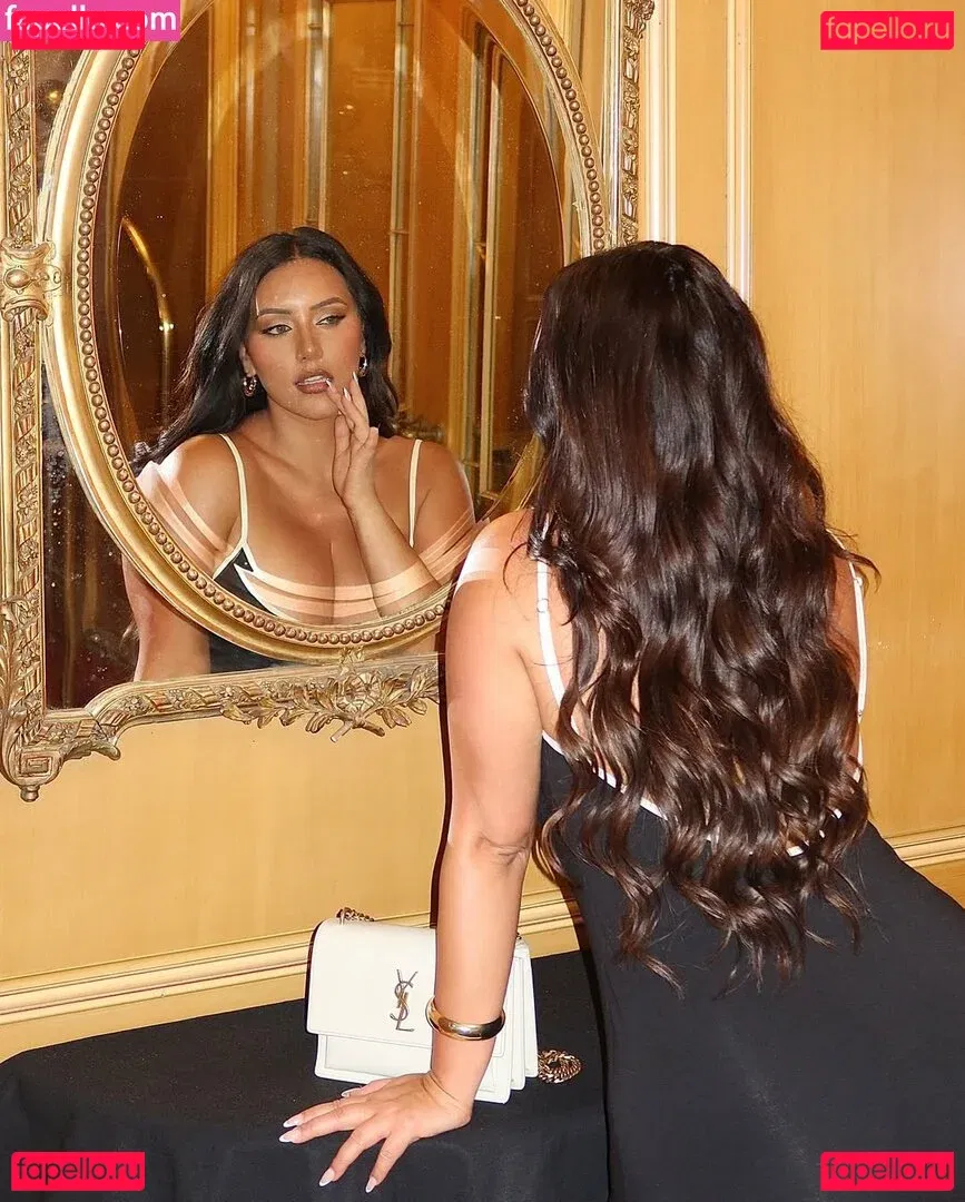 Yasmine MInovski Onlyfans Photo Gallery 