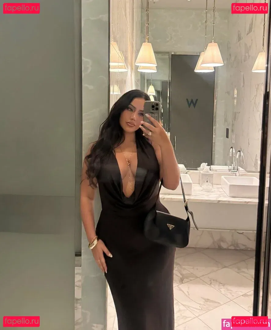 Yasmine MInovski Onlyfans Photo Gallery 